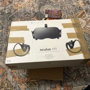 Oculus Rift VR Headset Complete Set w/ Box – Controllers & Sensors Included